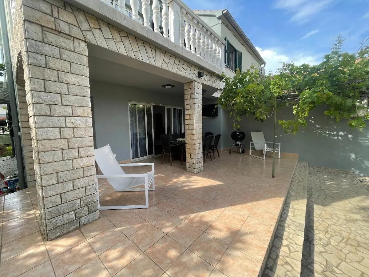 Enna Apartment A Meerblick Perfect Location Medulin Croacia